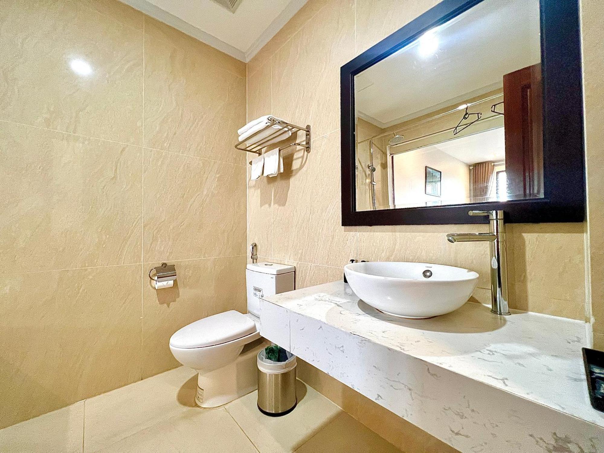 Paragon Noi bai Hotel&Pool Hanoi Esterno foto
