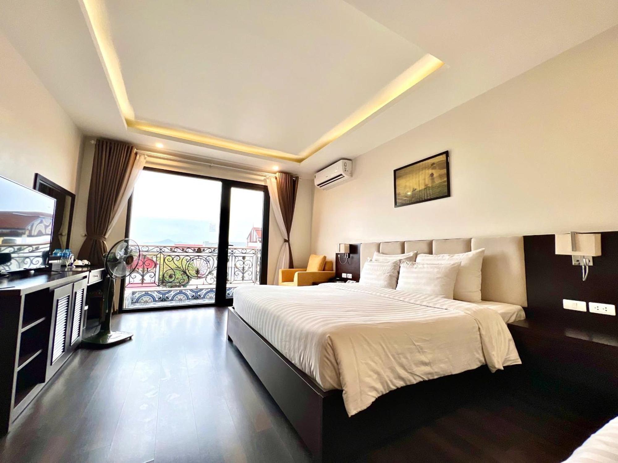 Paragon Noi bai Hotel&Pool Hanoi Esterno foto