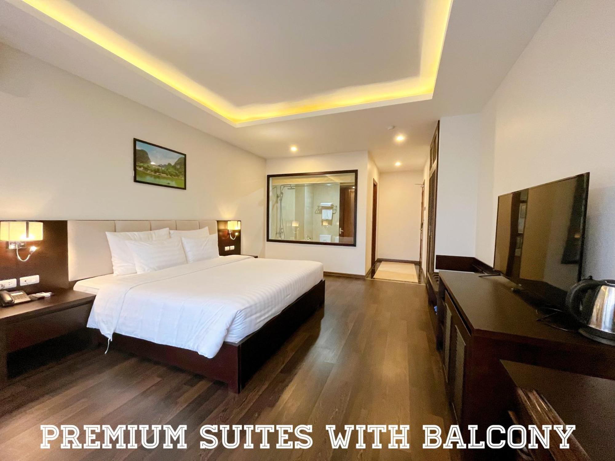 Paragon Noi bai Hotel&Pool Hanoi Esterno foto
