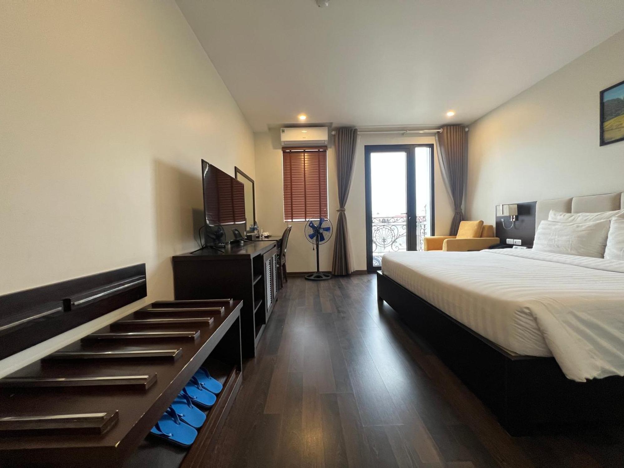 Paragon Noi bai Hotel&Pool Hanoi Esterno foto