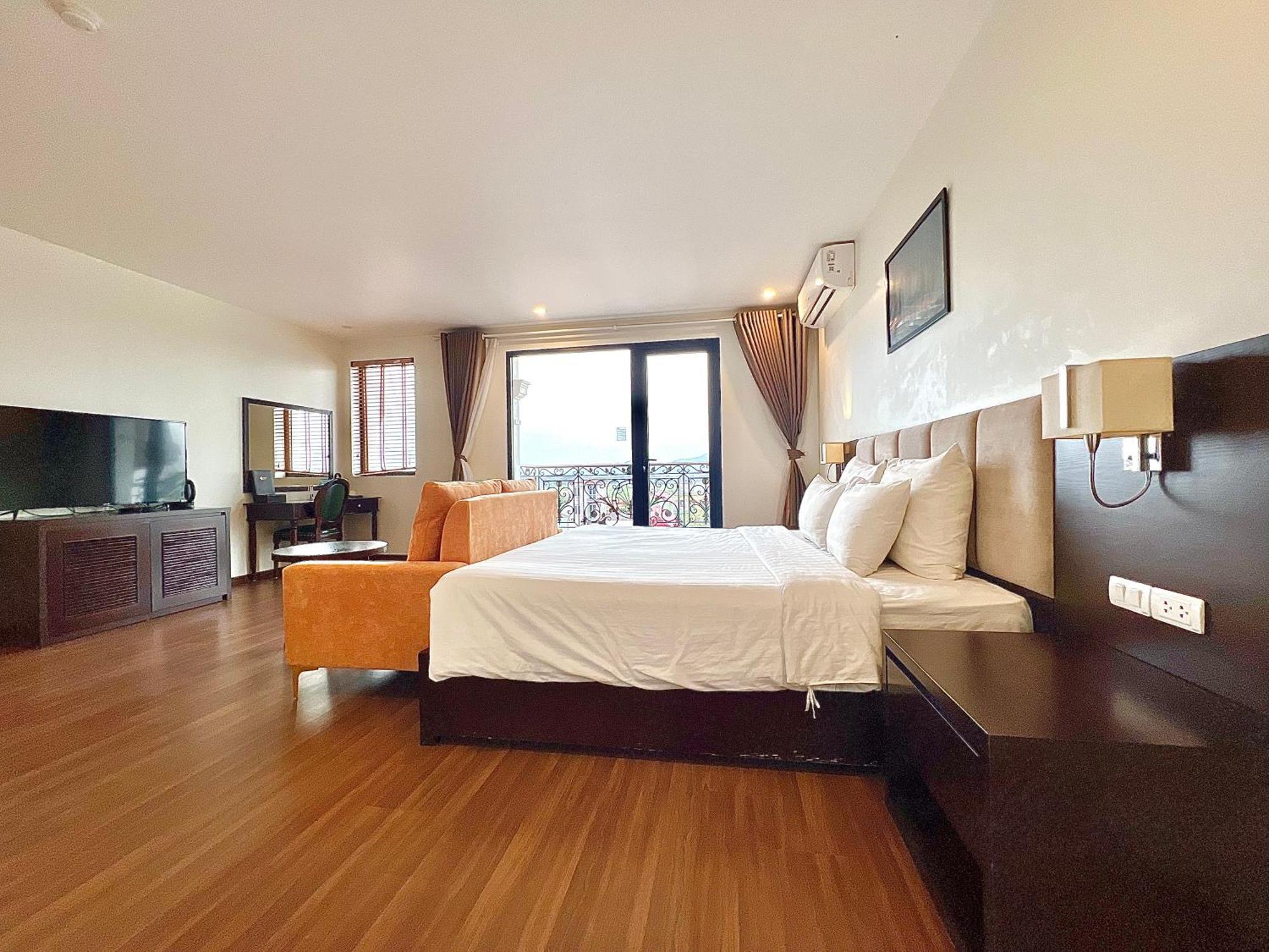 Paragon Noi bai Hotel&Pool Hanoi Esterno foto