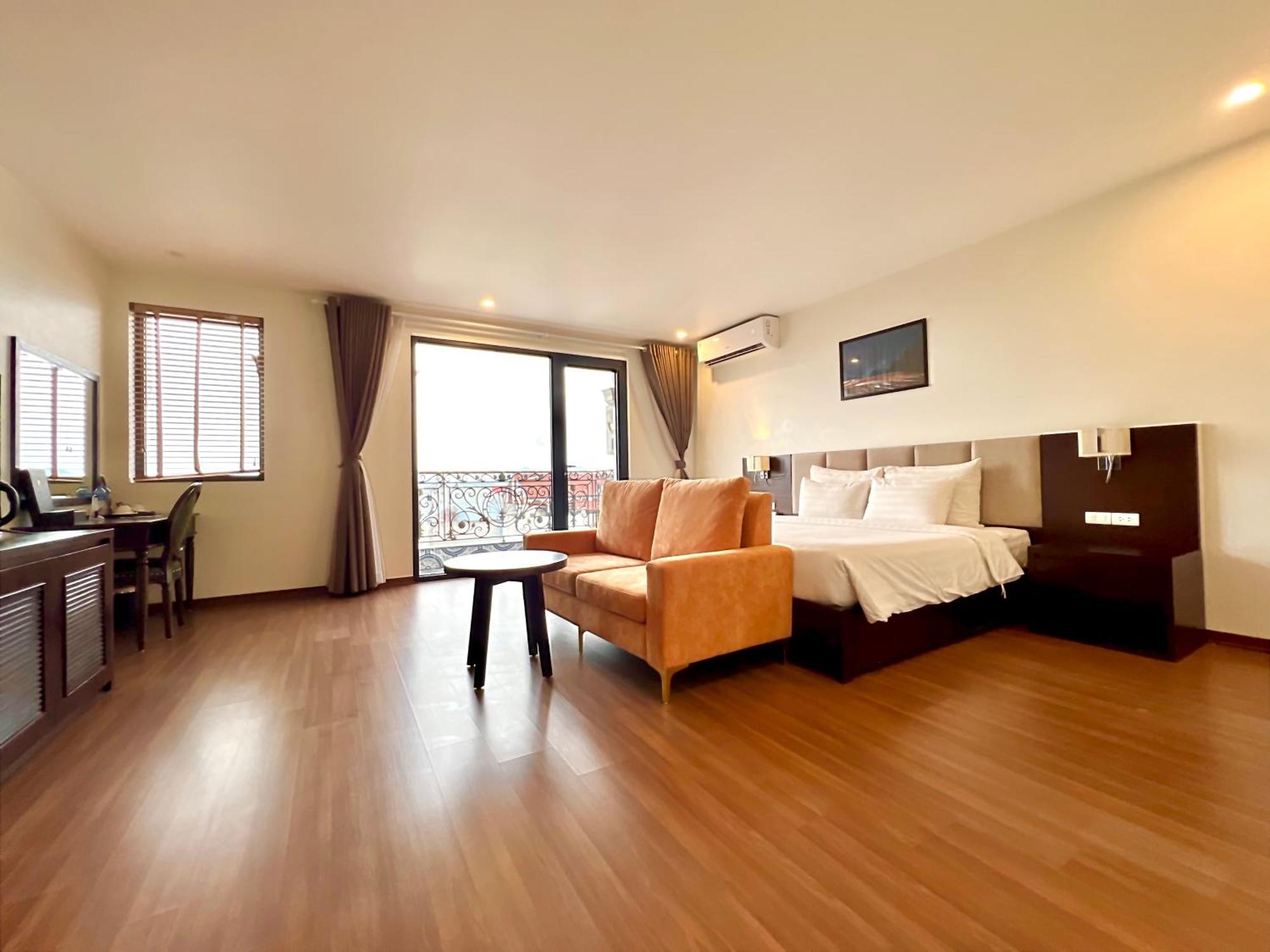 Paragon Noi bai Hotel&Pool Hanoi Esterno foto